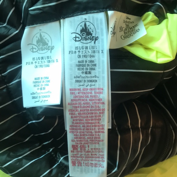 Disney Parks Nightmare Before Christmas Reversible Puffy Jacket New With Tags L - Picture 7 of 8